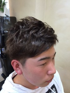 カットだけでもクセッ毛風になるんですスタイリング次第でヘアー - Grooming&Hair Salon SKY掲載