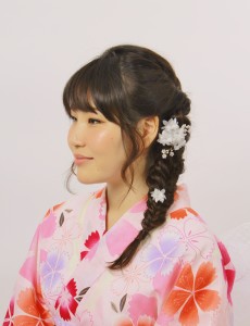 フィッシュボーンが可愛い編み込みおさげヘア - Hair&Make OPSIS掲載