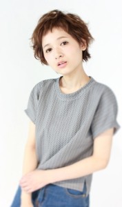 おしゃれバングな外はねショート - 美容室ISA 伏見店掲載