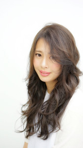 マットアッシュ　ロングウェーブスタイル - Lourdes hair design掲載