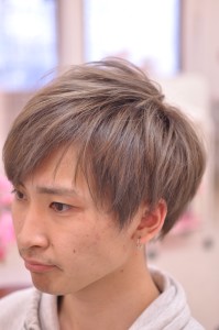 ハイトーンカラーがアクセントな無造作ヘア - hair make feryne掲載