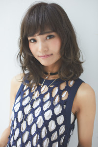 毛先だけのパーマで作るミディアムロング☆【渋谷でカットが上手 - クロードモネ H2O・AVEDA 渋谷ヒカリエshinQs店掲載