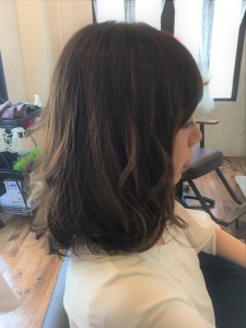 重×軽な毛先が揺れる今どきセミディ - impre'vu for hair掲載