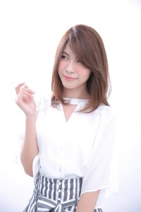 ルーズカールな抜け感セミディロング - meets掲載