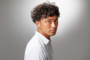 男気溢れるワイルドパーマの２ブロックヘア - KIND掲載