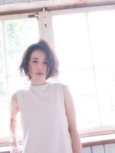 グロッシーな大人ボブ - 押上 美容院 Vita掲載