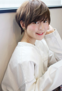 アッシュグレージュで大人ショート　M５６ - Lila by AFLOAT掲載