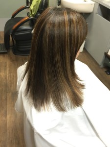 デザインも重視しつつ白髪も染めてます・ホイルワークとカラー - polish.custom-hair掲載