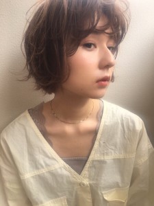 小顔ナチュラルくせ毛風ショート - Maria by AFLOAT掲載