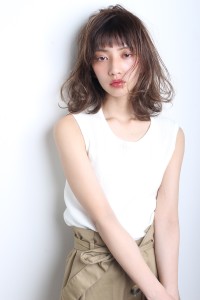 ひし形シルエットでブルージュカラー＆ヴェールウェーブの外ハネ - Hair art chiffon 川口店掲載