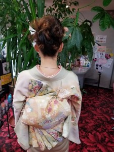 夜会巻きstyle