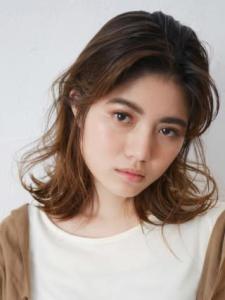 ウエットな質感のウェーブミディ - HAIR & MAKE EARTH 小松店掲載