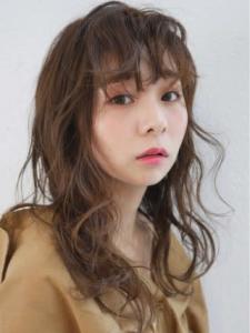 うざバングが可愛いロングスタイル - HAIR & MAKE EARTH 小松店掲載