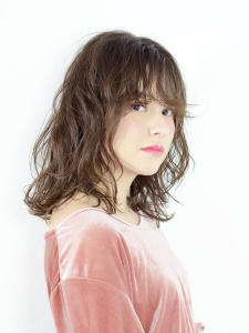 ”外国人風”うざバングスタイル - HAIR & MAKE EARTH 小松店掲載