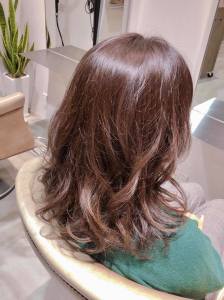 明るめが好きなグレーカラー世代のお洒落さん - Hair&Make OPSIS掲載
