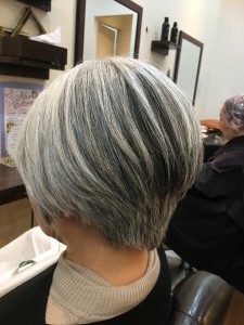 グレーヘア、ショートヘア - hair doctor Luz恵み野店掲載