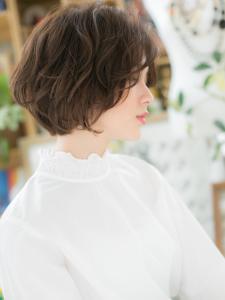 センターパート…外国人風ラフエアリーボブ　スプリングウェーブ - COVER HAIR bliss 戸田公園西口店掲載