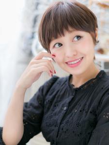 小顔マッシュで大人かわいいstyle　エアリーショート - mod's hair 越谷西口店【モッズヘア】掲載