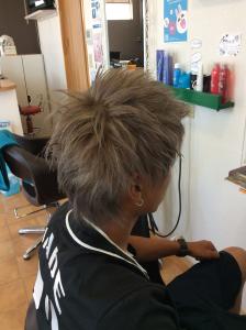 シルバーアッシュ - Brillar hair method掲載