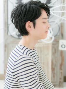 黒髪で好感度◎サイドパートショート　エアリーショート