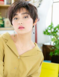 くせ毛風ニュアンスショートで洗練大人女子　ボリュームカール - COVER HAIR bliss 上尾西口店掲載