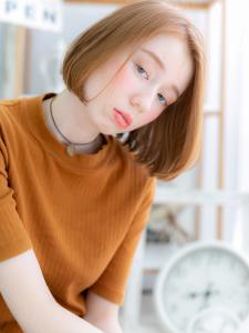ハイトーンで外国人風！前下がりミニマムボブ　ふんわりボブ - mod's hair 上尾【モッズヘア】上尾西口店掲載