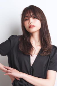  大人ミディアムレイヤー　【渋谷でカットが上手いと人気】 - クロードモネ H2O・AVEDA 渋谷ヒカリエshinQs店掲載