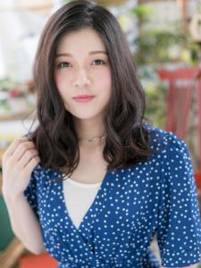 アシンメトリーでこなれ感…くせ毛風無造作カールエアリーカール - COVER HAIR & SPA bliss【カバーヘア アンド スパ ブリス】浦和/浦和西口店掲載