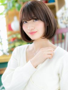輪郭カバーで小顔見せ！黒髪・透明感・大人ボブ　フェミニンボブ
