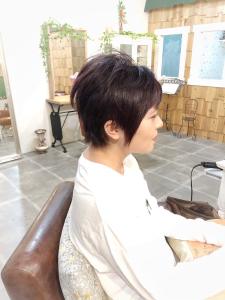 オトナショートレイヤースタイル - hair land Oz掲載
