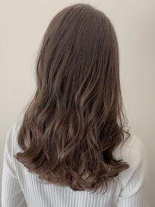 ラベンダーグレージュ×セミロング - トリート ヘアデザイン浦安店掲載