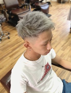 パーフェクトシルバーアップバング - hair studio Romeo掲載
