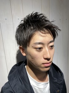 王道アップバングショート - Voyage hair & face掲載