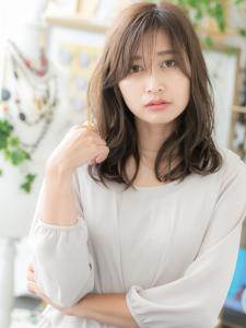 斜めバングのアシンメトリーナチュラルラフウェーブ　無造作 - COVER HAIR bliss【カバーヘア ブリス】上尾/上尾西口店掲載