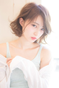 耳かけ ふわミディ X アッシュグレージュ - Aman hair-s 吉祥寺 南口店 アマンヘアーサウス掲載