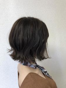 外ハネボブ×カーキベージュ - Luana hair＆treatment掲載