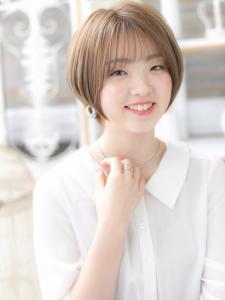 外国人風ハイトーンで垢抜け☆前下がりボブ　ベージュカラー - mod's hair 越谷西口店【モッズヘア】掲載