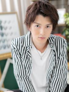 女子ウケバッチリ◎かき上げヘア　ワイルドアップバング