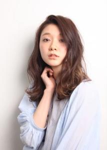 自然体が魅力セミロング【渋谷でカットが上手いと人気】 - クロードモネ H2O・AVEDA 渋谷ヒカリエshinQs店掲載