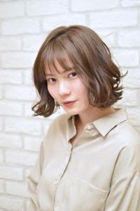 アッシュ系カラーの外ハネボブ - Hair Lounge Ayung掲載