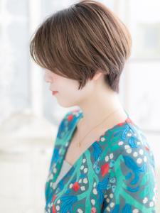 センターパートで大人モード…前下がりボブ　斜めバング - mod's hair【モッズヘア】越谷/越谷西口店掲載