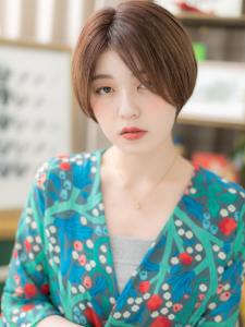 センターパートで大人モード…前下がりボブ　似合わせカット - COVER HAIR bliss 大宮西口店【カバー ヘア ブリス】掲載