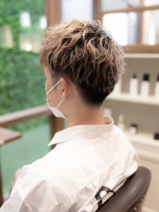 周りはカッチリ3mmで刈り込んだ柔らかい動きのメンズショート - STELLA PREMIUM HAIR掲載