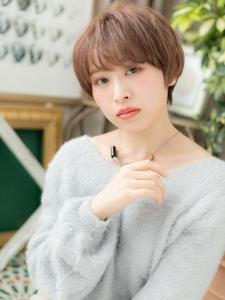 大人かわいい斜めバングナチュラルショート　くせ毛風 - COVER HAIR bliss【カバーヘア ブリス】戸田公園/戸田公園西口店掲載
