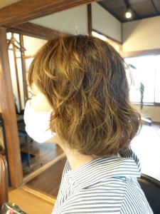 アッシュ系で全体メッシュの柔らかボブ - ヒトトケ掲載