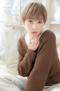 前下がり＆斜めバング★外国人風小顔マッシュ　フォギーベージュ - mod's hair【モッズヘア】上尾/上尾西口店掲載