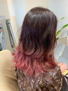 毛先のみ１回ブリーチ、チェリーピンクグラデーション - Hair&Make OPSIS掲載