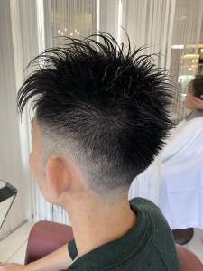 【QUALIS】20代30代黒髪刈り上げフェードショート - QUALIS 赤塚店掲載