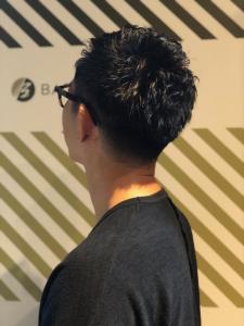 大人の刈り上げスタイル【BARBER-BAR】 - バーバーバー赤羽掲載