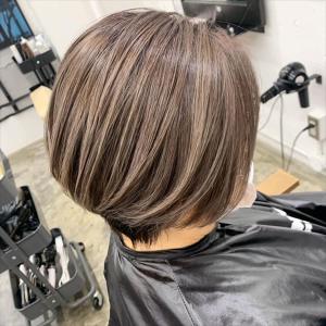 ハイライト・バレイヤージュで白髪を馴染ませるショートヘア - Di-KA HAIR sendai掲載